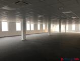 Offices to let in Bezanes, 5650 m2