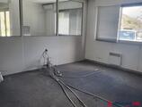 Offices to let in BUREAUX / LOCAUX - 210 M²