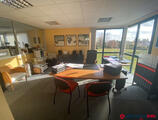 Offices to let in Immeuble de bureaux sur WILLEMS de 400m2