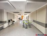 Offices to let in Bureaux (575 m2) et entrepôt (370 m2) uniques en centre-vill