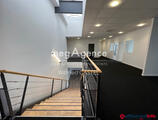 Offices to let in 310 M2 DE BUREAUX DANS UNE ZONE DYNAMIQUE SUR AXE PASSANT!