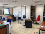 Offices to let in Bureaux CONFORTABLES, 55m2 de surfaces, avec parking