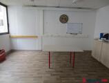 Offices to let in Location - Bureaux de 709 m2 divisibles en 3 lots