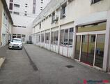 Offices to let in Location - Bureaux de 709 m2 divisibles en 3 lots