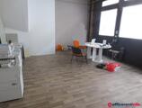 Offices to let in Location - Bureaux de 709 m2 divisibles en 3 lots