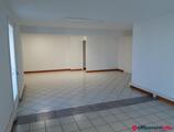 Offices to let in Bureau d'une superficie de 49 m2 environ