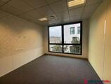 Offices to let in Espace 84