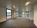 Offices to let in Espace 84