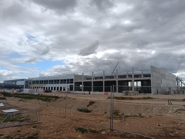 Lyon Airport DC1: new 25,313 m² logistics and office hub at Lyon Saint-Exupéry