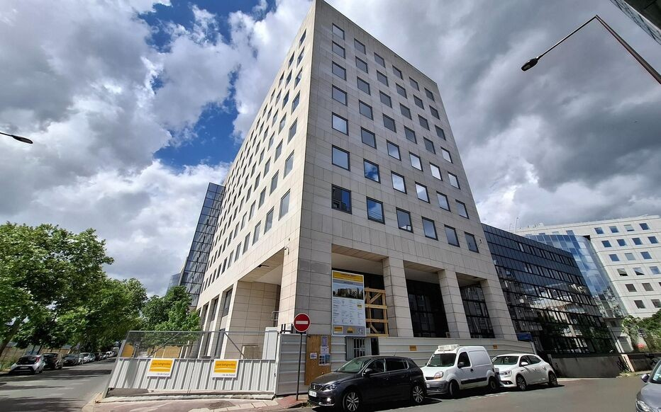 Vacant offices in Île-de-France: why office-to-residential conversions are slow and keep the commercial market stable