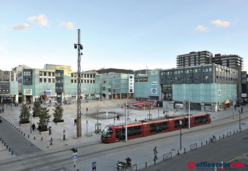 Offices to let in Carré Jaude 1