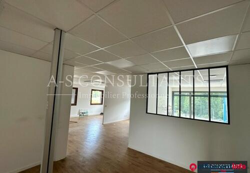 Offices to let in BUREAUX A LOUER