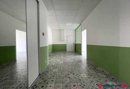 Offices to let in BUREAUX/LOCAL PRO - 3 PIÈCES (66 m2)