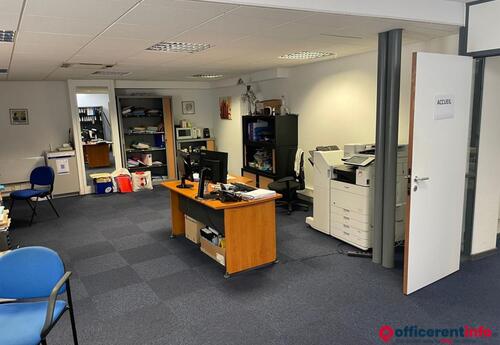 Offices to let in Bureaux - 138m ²