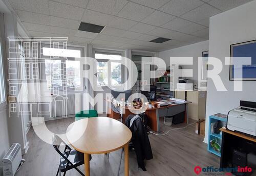 Offices to let in Local à usage Bureaux