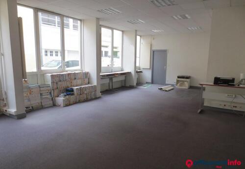 Offices to let in Location - Bureaux de 709 m2 divisibles en 3 lots