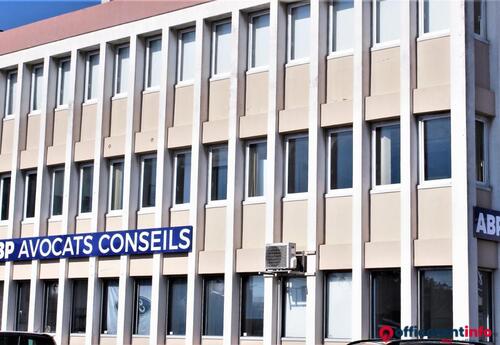 Offices to let in Le cabinet d’Avocats ABP Arles vous propose à la location deux bureaux à l’entrée d’Arles proche ZI Nord coté Concessionnaires Ford/Peugeot