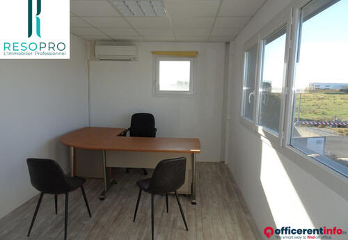 Offices to let in Bureaux à louer - 100 m2 - Parc de l'aéroport