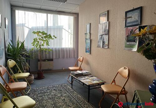 Offices to let in VENTE murs d'un magnifique local professionnel dans un bel e