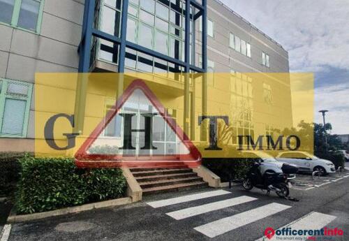 Offices to let in 416 M²  DE  BUREAUX  A  LOUER  A PANTIN