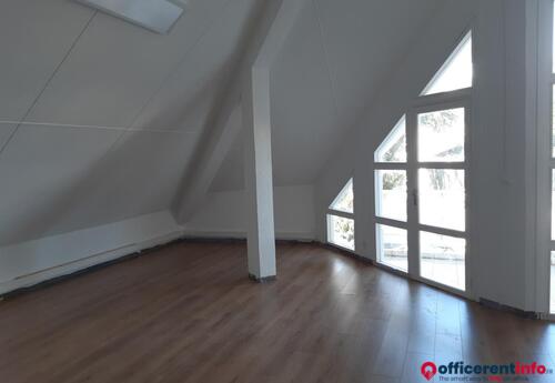 Offices to let in Bureau d'une superficie de 55 m2