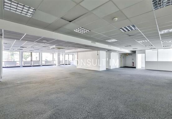 Pont de Saint Cloud, bureaux de 744m²