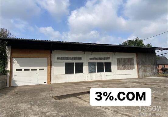 3%.COM Hall professionnel 500m2 avec bureaux  sur 9 ares