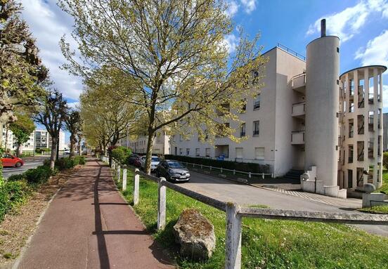 Bureau 14 m² sur rue