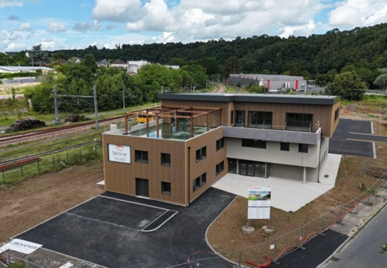 Prime office and commercial space for rent in Saint-Lô: join a thriving business hub